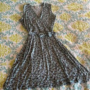 Leota faux wrap dress size large. Blue, green, and black pattern.